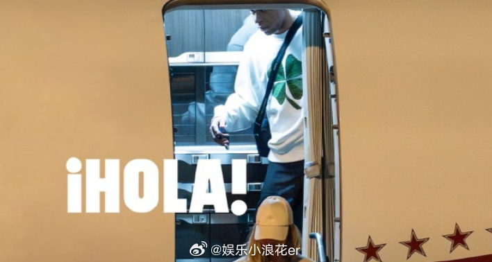 姆巴佩爱珀斯托恋爱姆巴佩爱珀斯托恋情 据外媒，球星姆巴佩与西班牙演员爱珀斯托正在