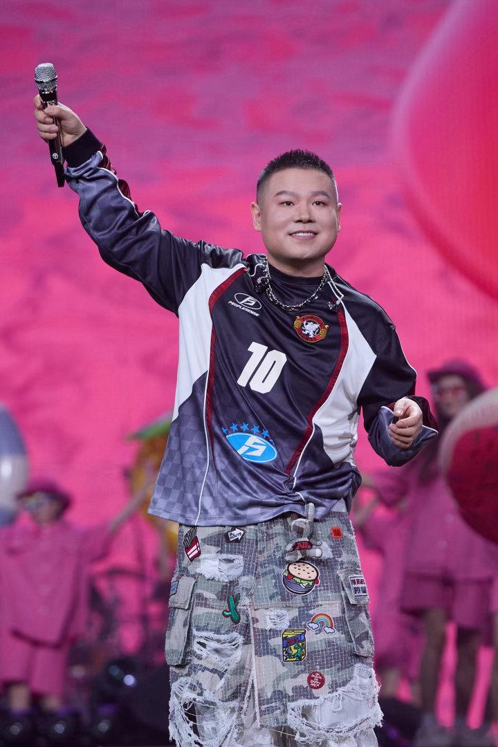 德云三十载山西千古韵德云社30年从小剧场走到体育场德云社三十周年庆典落户太原，串