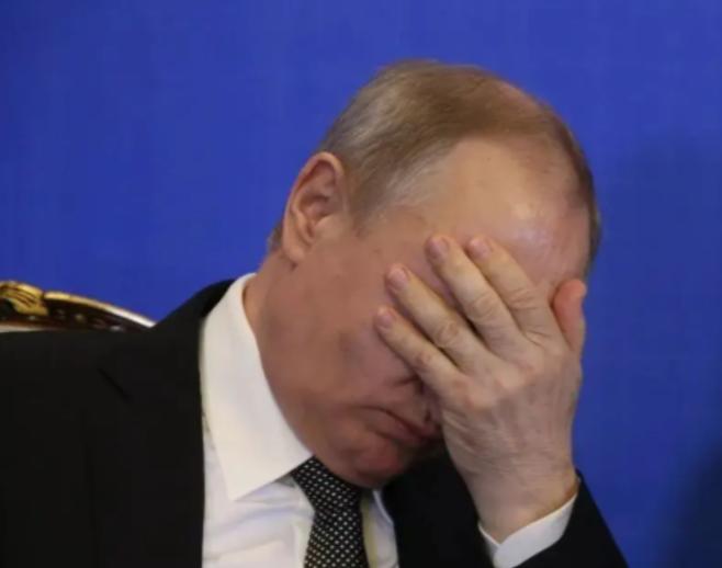 果然被我说中了！
俄罗斯突然宣布：
10月29日普京高调官宣，搭载核动力的“波塞