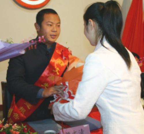 2006年，江西一女子惨遭车祸后，昏迷半个月才醒来，谁料，醒来后她竟告诉母亲，将