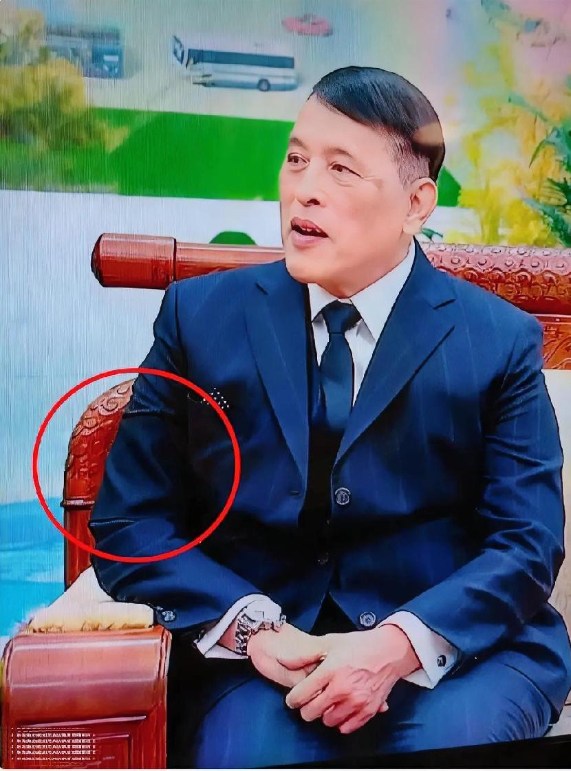 泰国国王来华访问了！
今晚的新闻联播提到泰国国王来我们东方大国进行访问，我有一个