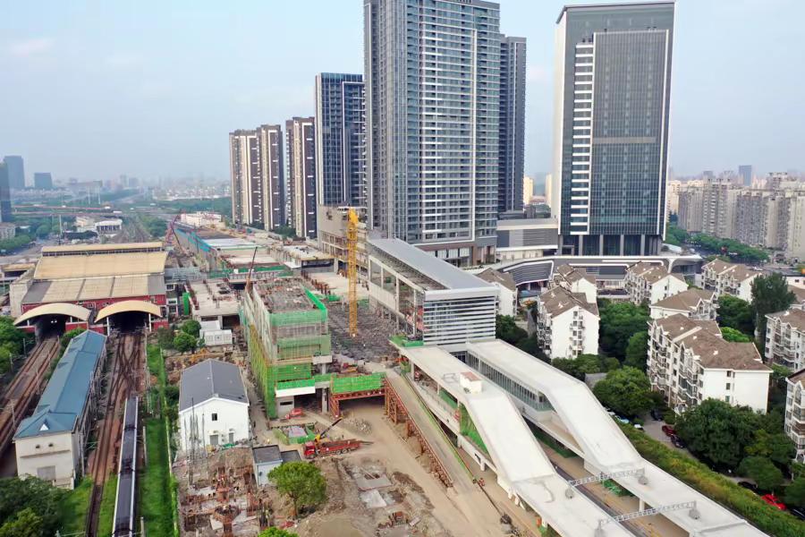 莘庄地铁站上盖工程布局规划是国家发改委决策的……
既然国家下这么大力气搞这个世纪
