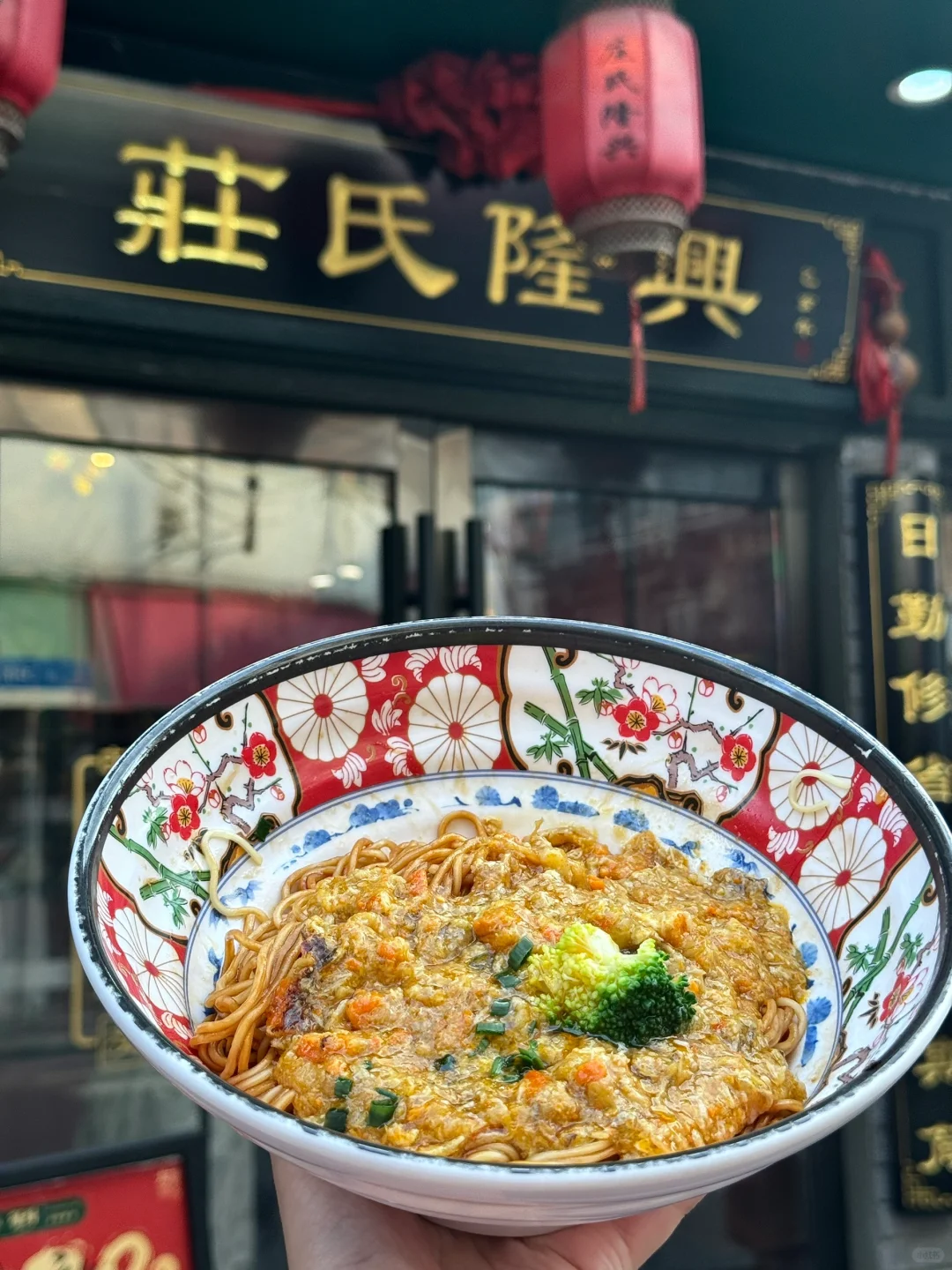是什么动力！38度的高温天还在排队……