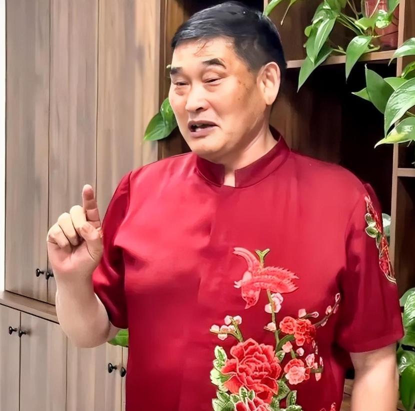 朱之文坦言：“说实话，我根本不缺钱。”

记者反问：“您不差钱，为啥还要天天跑各