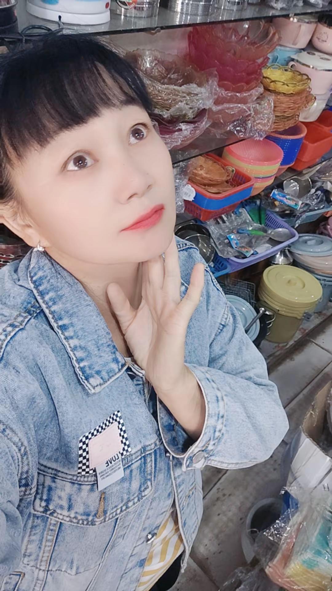 招牌笑容 微胖姐姐美不美