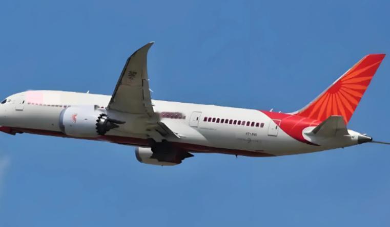 上海，男子一家三口到丽江旅游，刚到当天晚上，4岁女儿突然身体不适，呕吐、心率很快