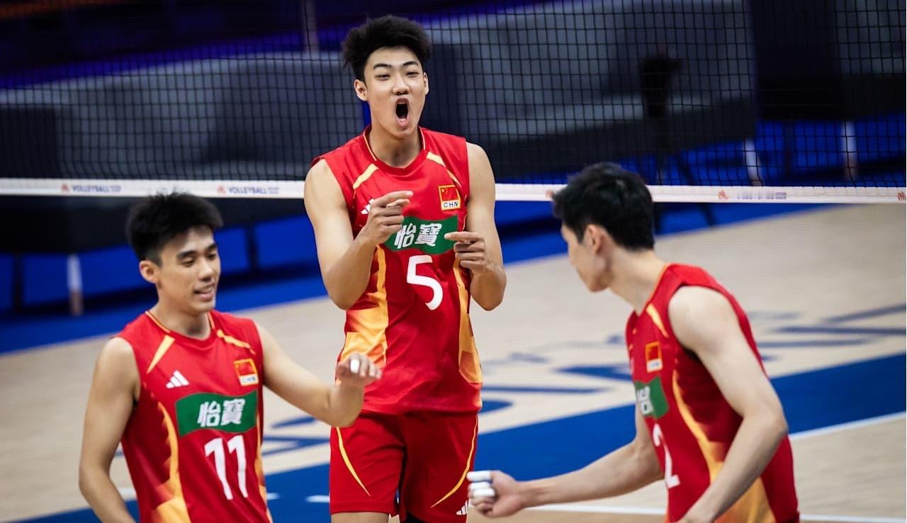 战术亮点显现！二换三成为中国男排取胜关键中国男排3‑0拿下印度，除了球员顽强拼搏