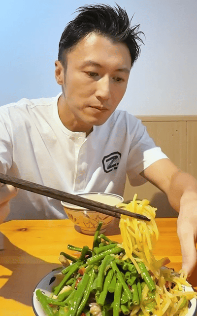 谢霆锋内娱最懂爱你老己的人一饭封神 不必局限固定的人生剧本，谢霆锋追随心中所想，