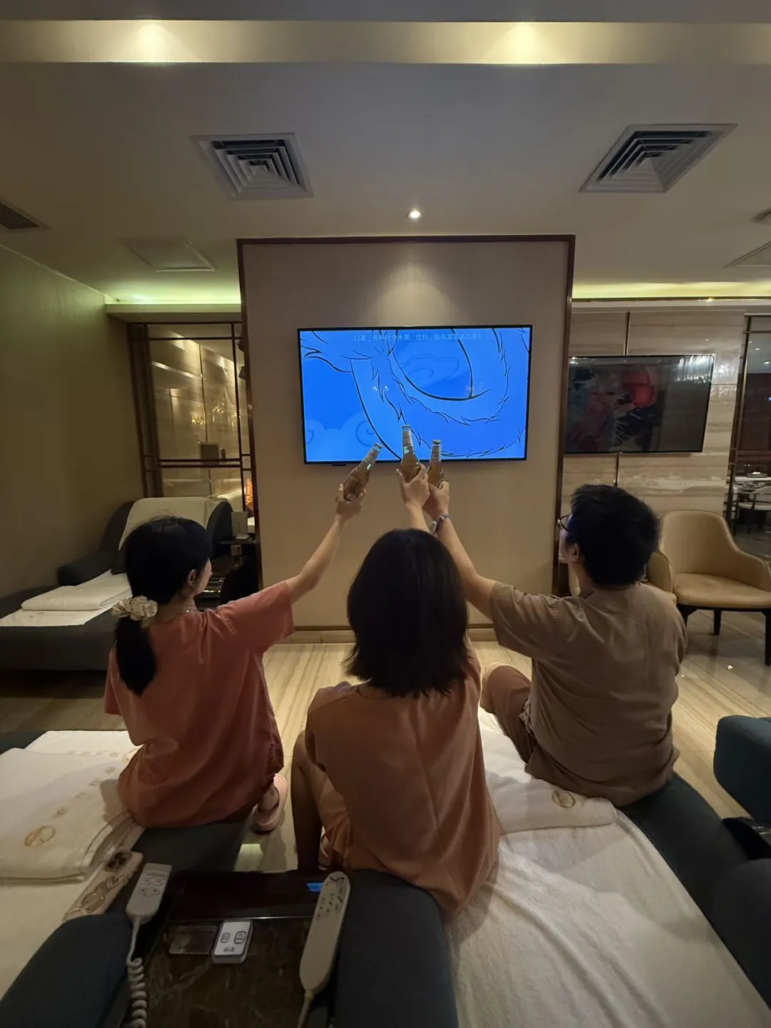 朋友间聚会周周来！居然都不腻！