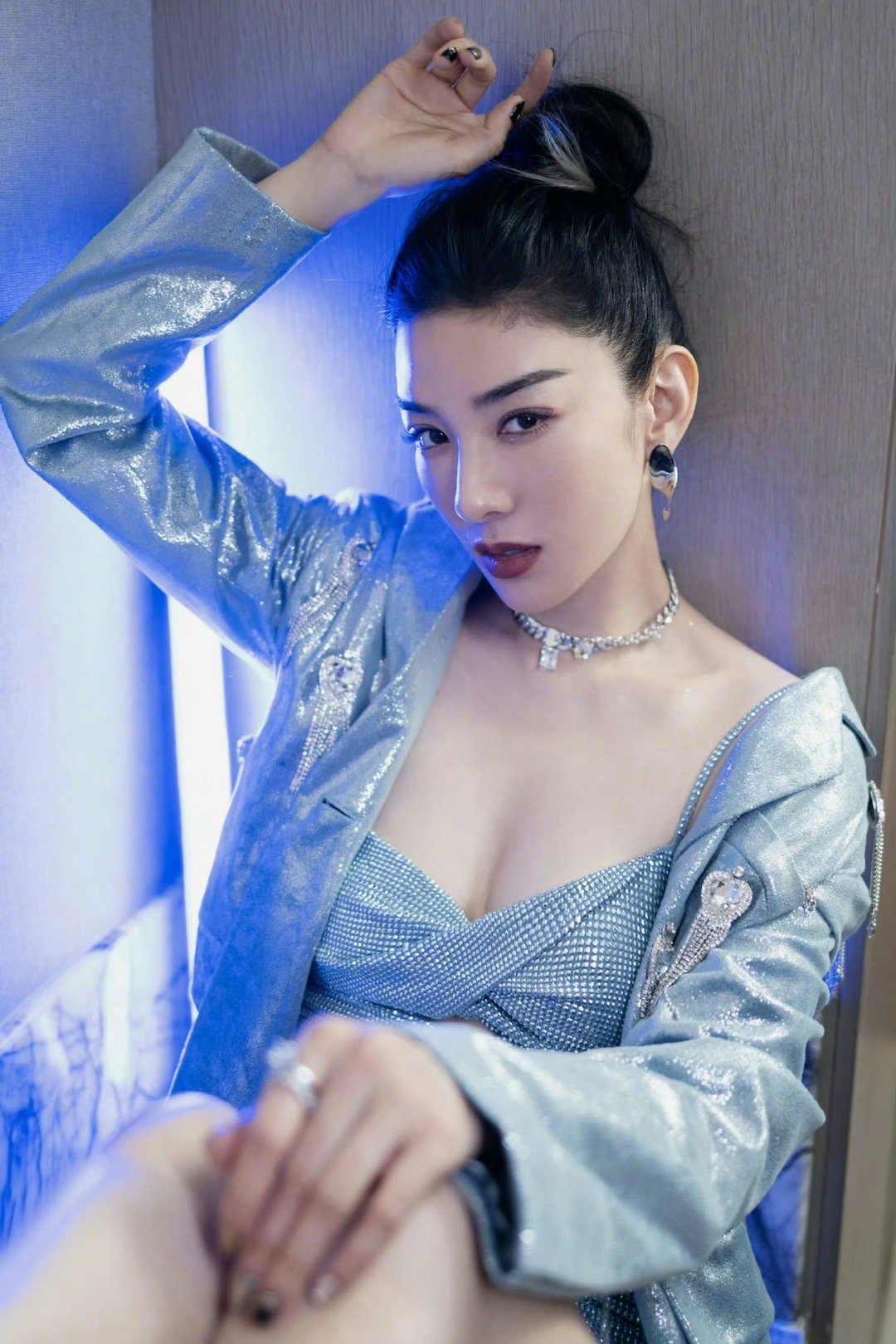 黄奕[心][心]这臀腰比 也是不错的 ​​​