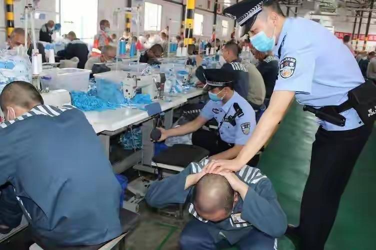 证据不足法院为什么不作无罪判决啊？

因为现在纠错成本太高了高。现在体制内不可逆