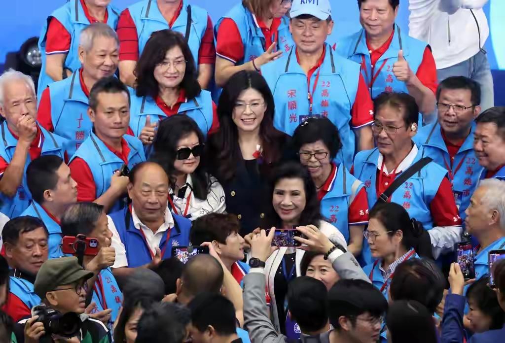 郑丽文喊出“台湾不是提款机”，这话一出就引发不少关注。新上任的她接受专访时指出，