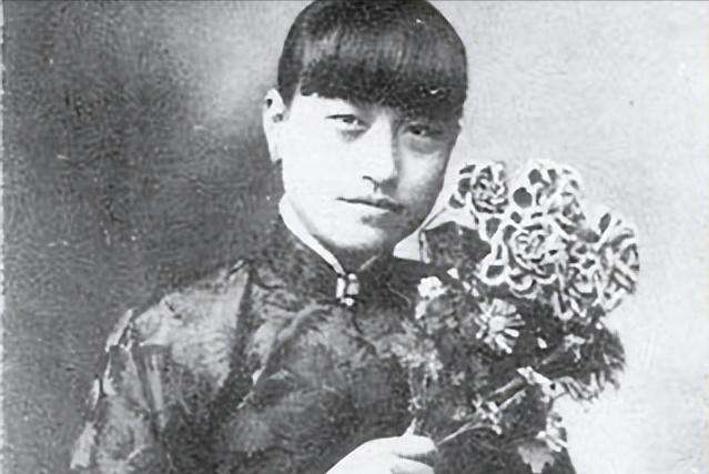 1961年周恩来在西花厅会见蒋介石前妻陈洁如，对方开口便是哀求："总理，我女婿不