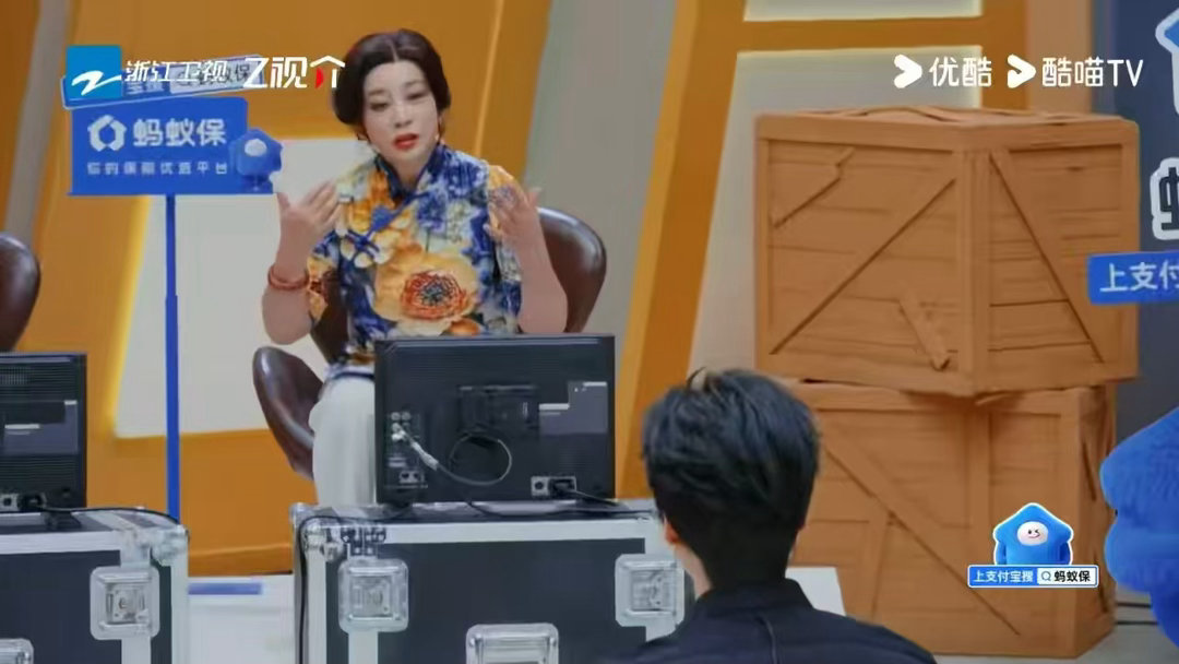 刘海宽跪求刘晓庆当他女朋友无限超越班 “特别想让晓庆姐饰演我的女朋友”——刘海宽