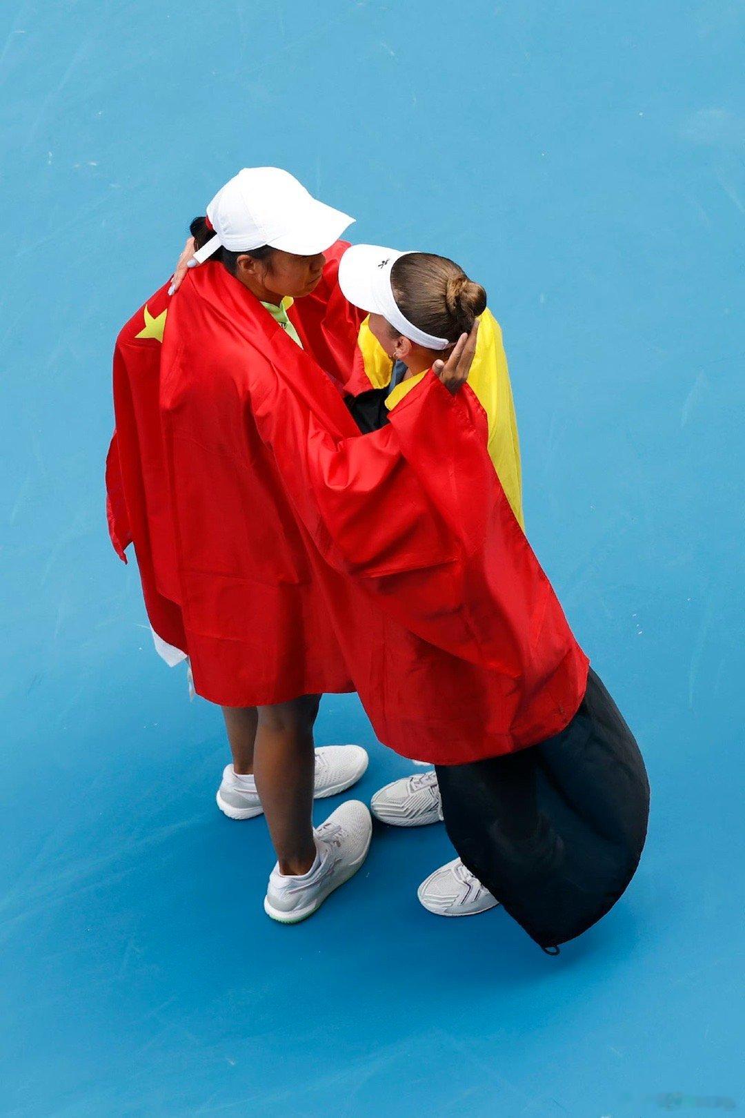 🇨🇳 ❤️🔥 🇧🇪拥抱落泪张帅🇨🇳澳网夺冠感言：感谢对手的精彩表现