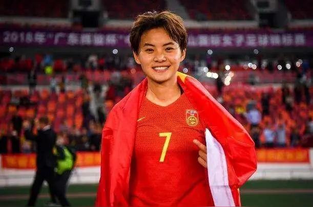 中国男足什么时候和中国女足学一学，男足踢乌兹别克斯坦从来不赢，女足踢砍瓜切菜
