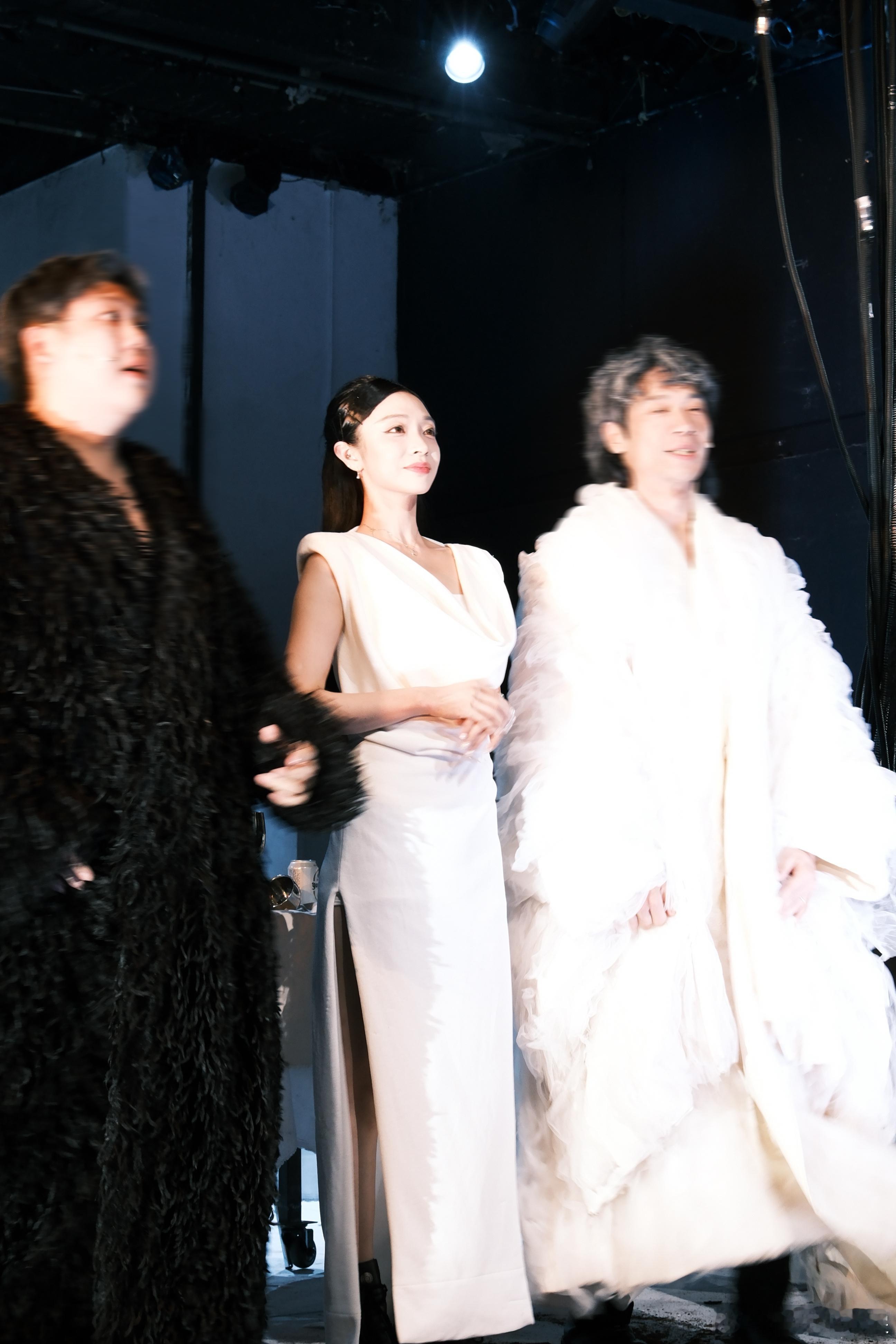 刘爽sunny[超话]  给宝更新图图～～ ​​​