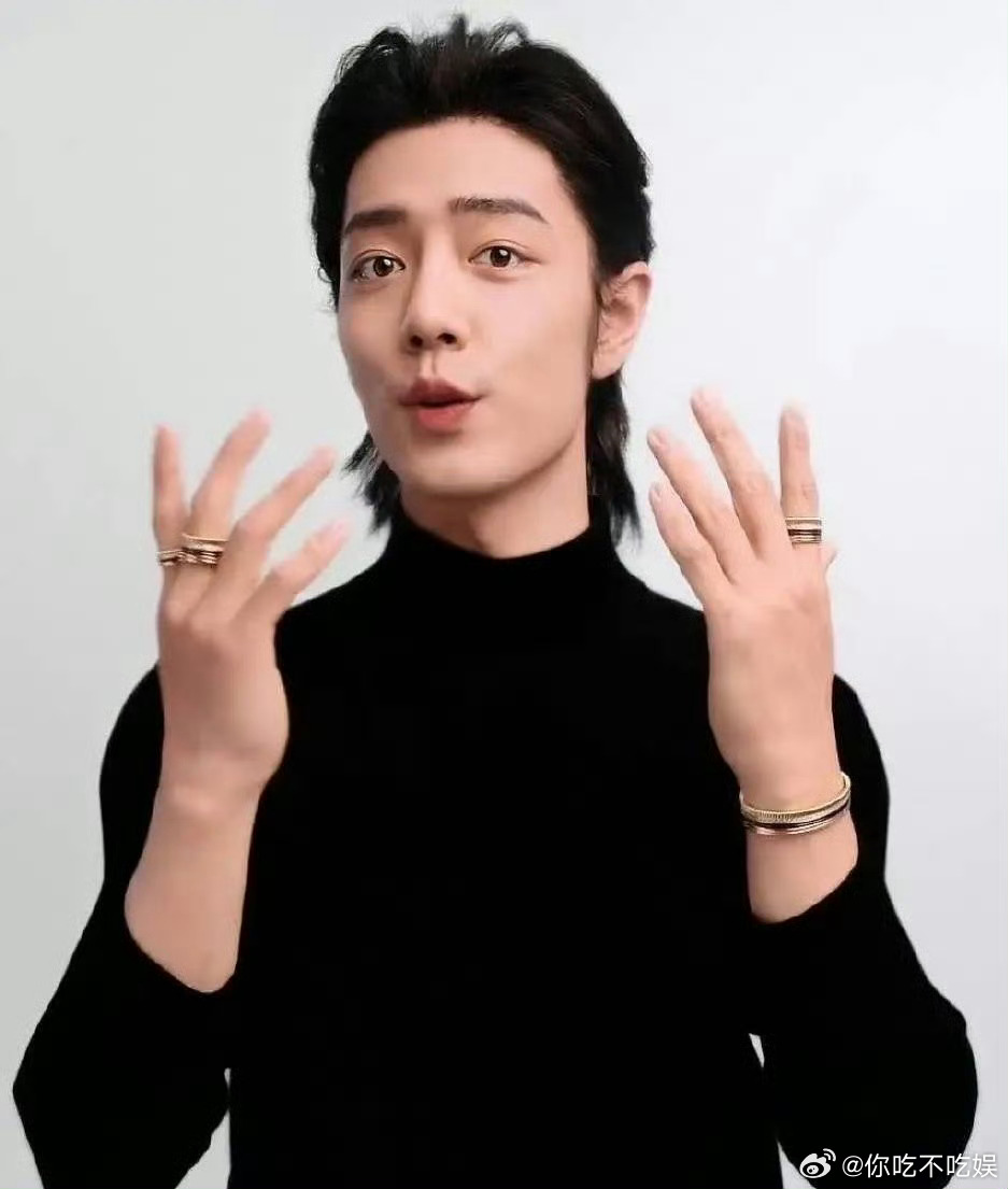 肖战这种脸型是不是有点不适合长发 