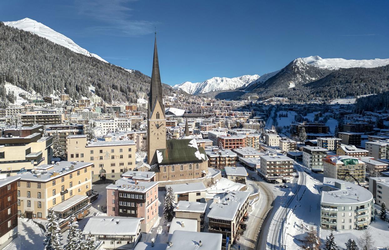 美欧撕破脸？达沃斯的秘密
达沃斯论坛惊现决裂名场面！美欧维持80年的温情，竟在2