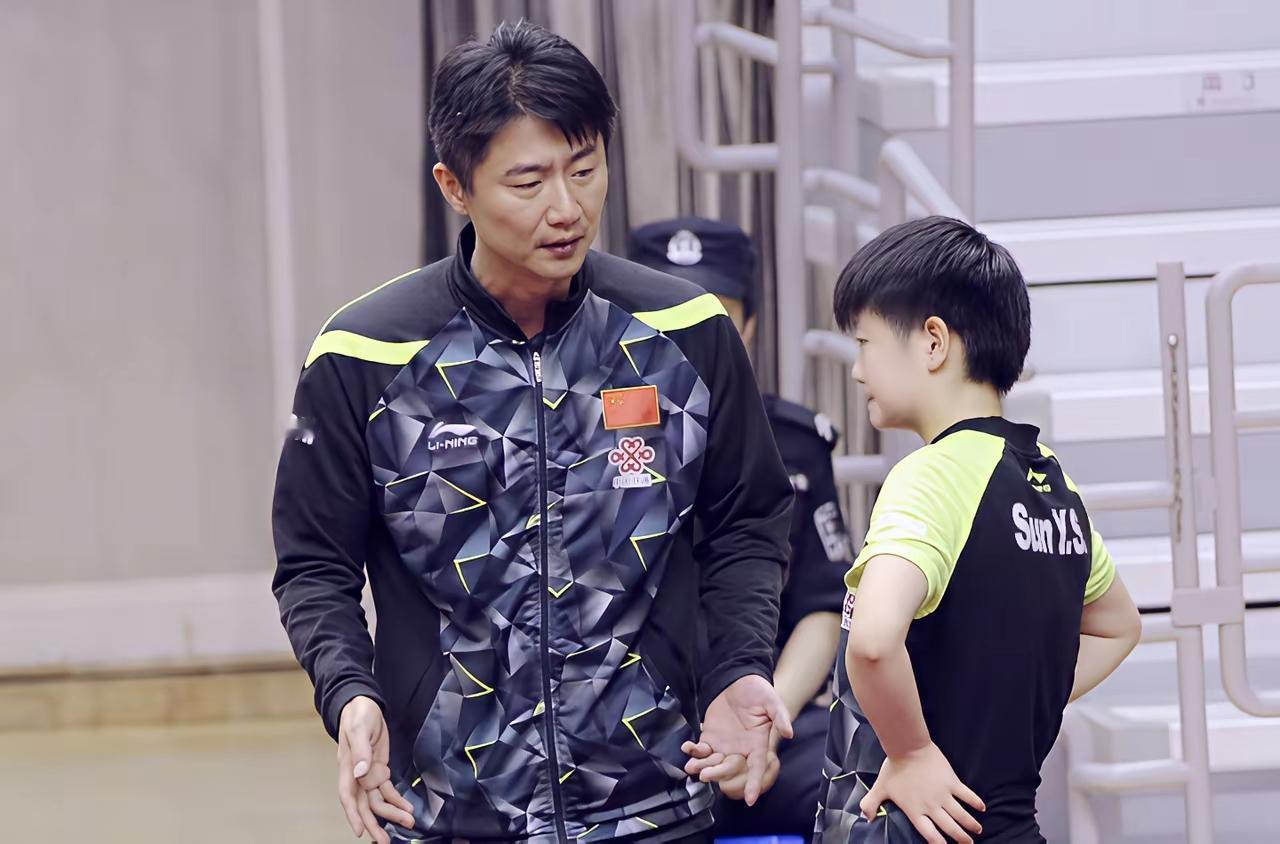 莎莎和曼昱的主管教练分别是谁，备受球迷关注！
国乒教练竞选结果出来后，莎莎和曼昱