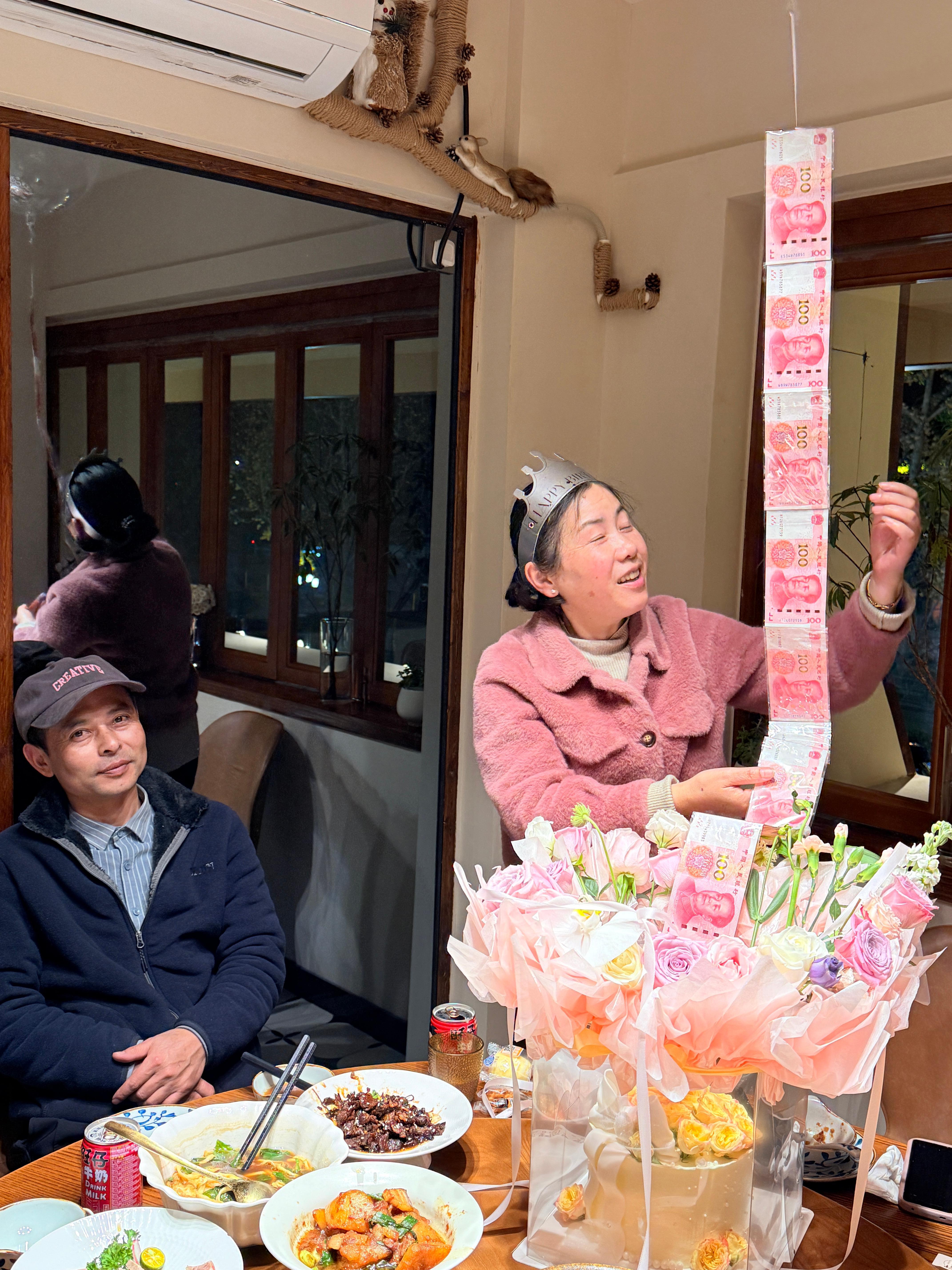 今天在老家给妈妈过生日～ 