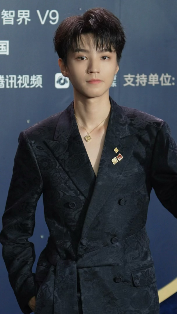 王俊凯live图来啦王俊凯王俊凯