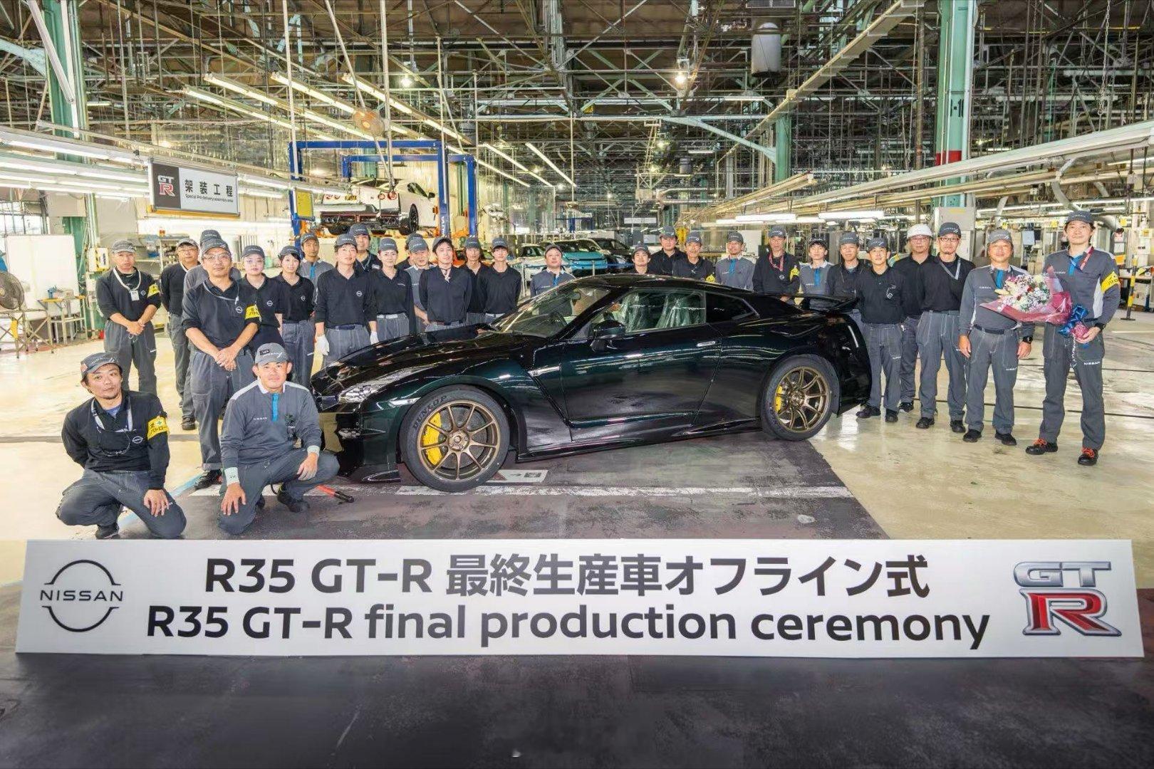 在911大换两代，992.2都已经发售一段时间后日产最后一台GT-R R35正式