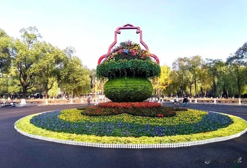 成都的大太阳不是人为干预和高科技，而是道法自然的结果，就是自然因素导致。

马克