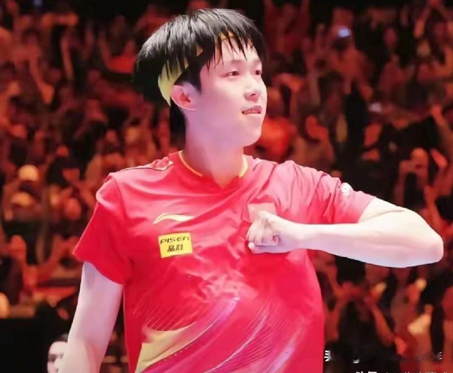 乒乓球亚锦赛男团1/4决赛，第三场王楚钦VS侯赛因。
前两场双方打成1：1平。王