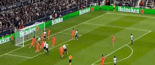 巴萨的传控根本不是艺术，是在走钢丝。
3月10日欧冠16强首回合客场踢纽卡，全