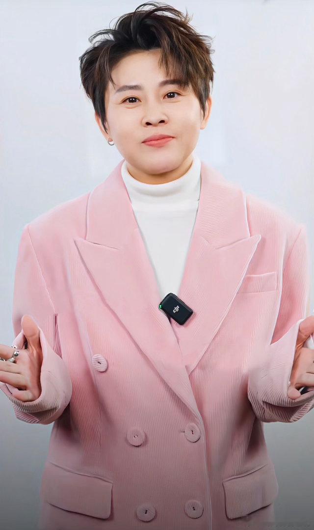 王濛唱心愿便利贴原来是奖励自己 王濛：规则我不懂，音准我不在乎，但小冉姐的颜值我