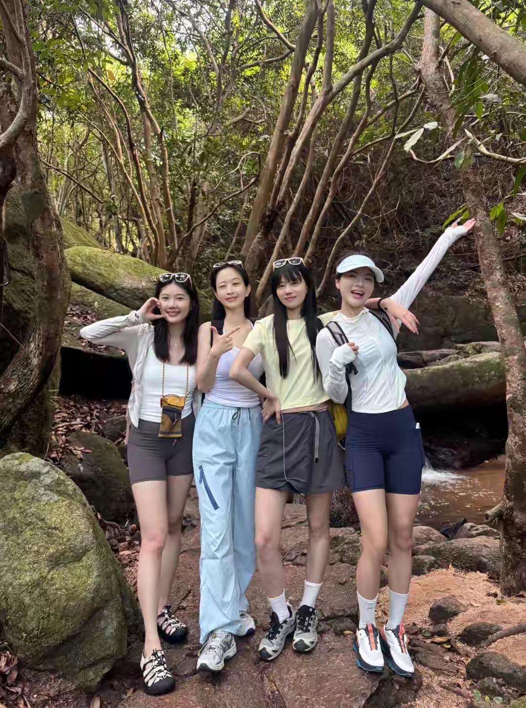 假如你是男生，有这么一群漂亮的女生约你一起去爬山，费用由你出，你会愿意吗。