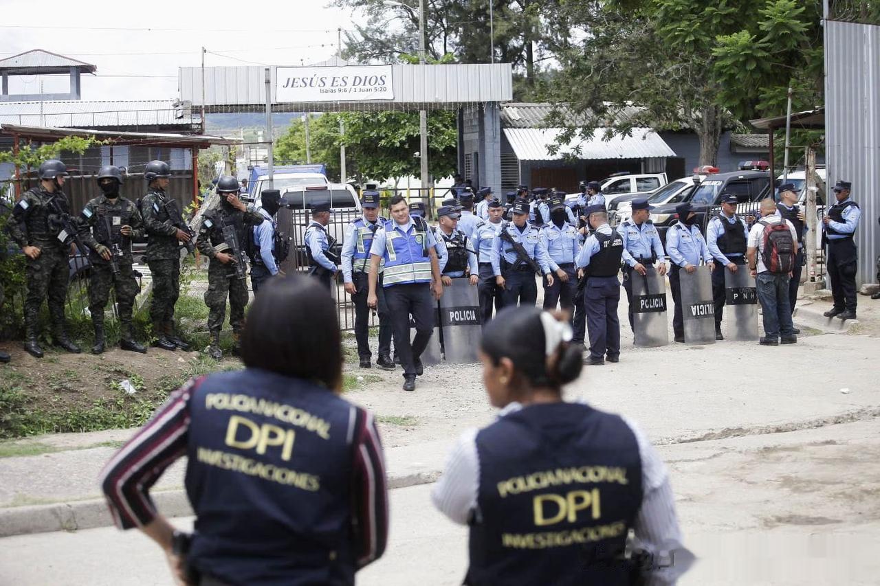 洪都拉斯女子监狱骚乱，至少41人死亡
洪都拉斯官员周二表示，距离首都特古西加尔巴