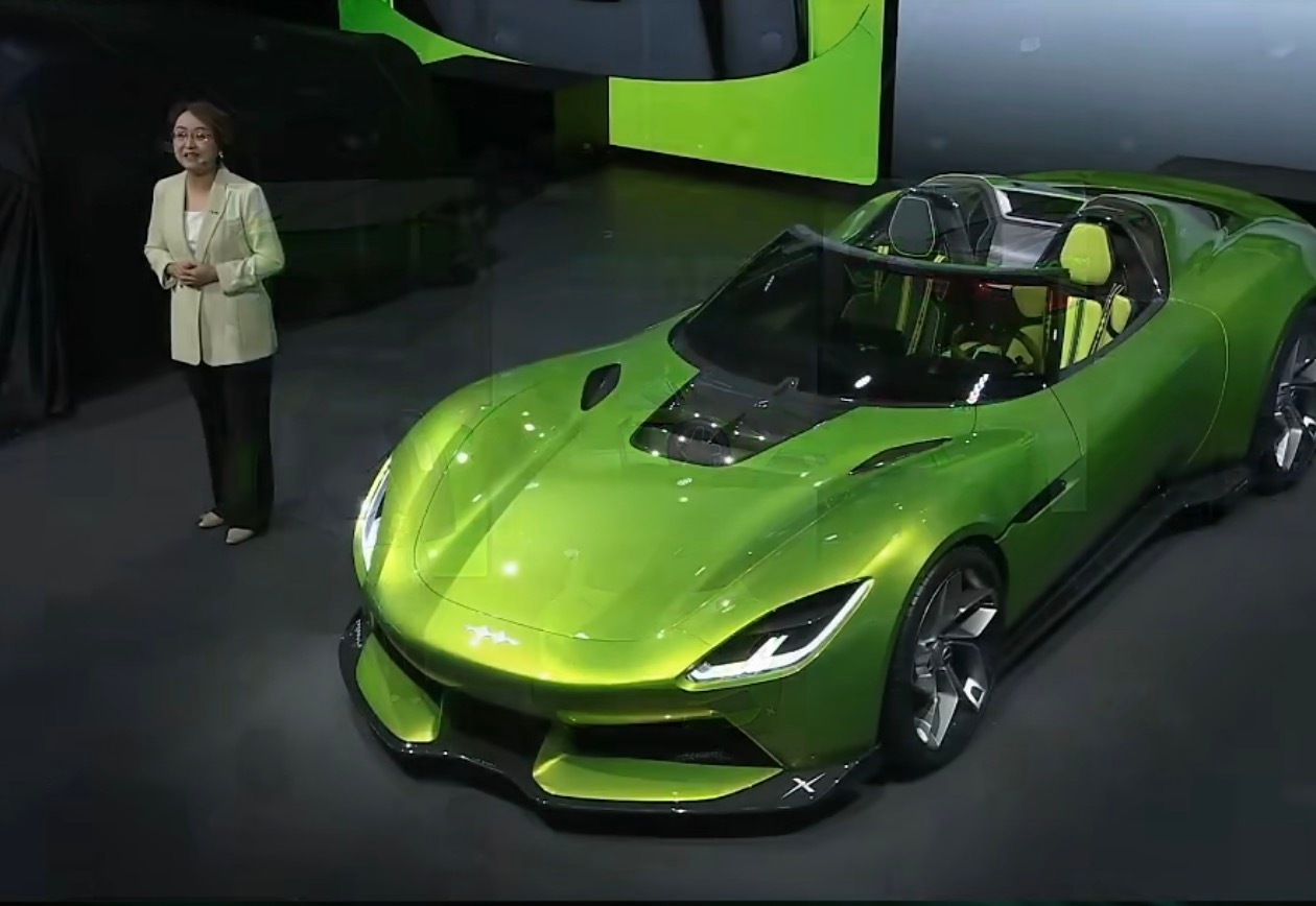 家人们！梦想之车果然来了方程豹的跑车：FORMULA X明年正式上市同时正式确立