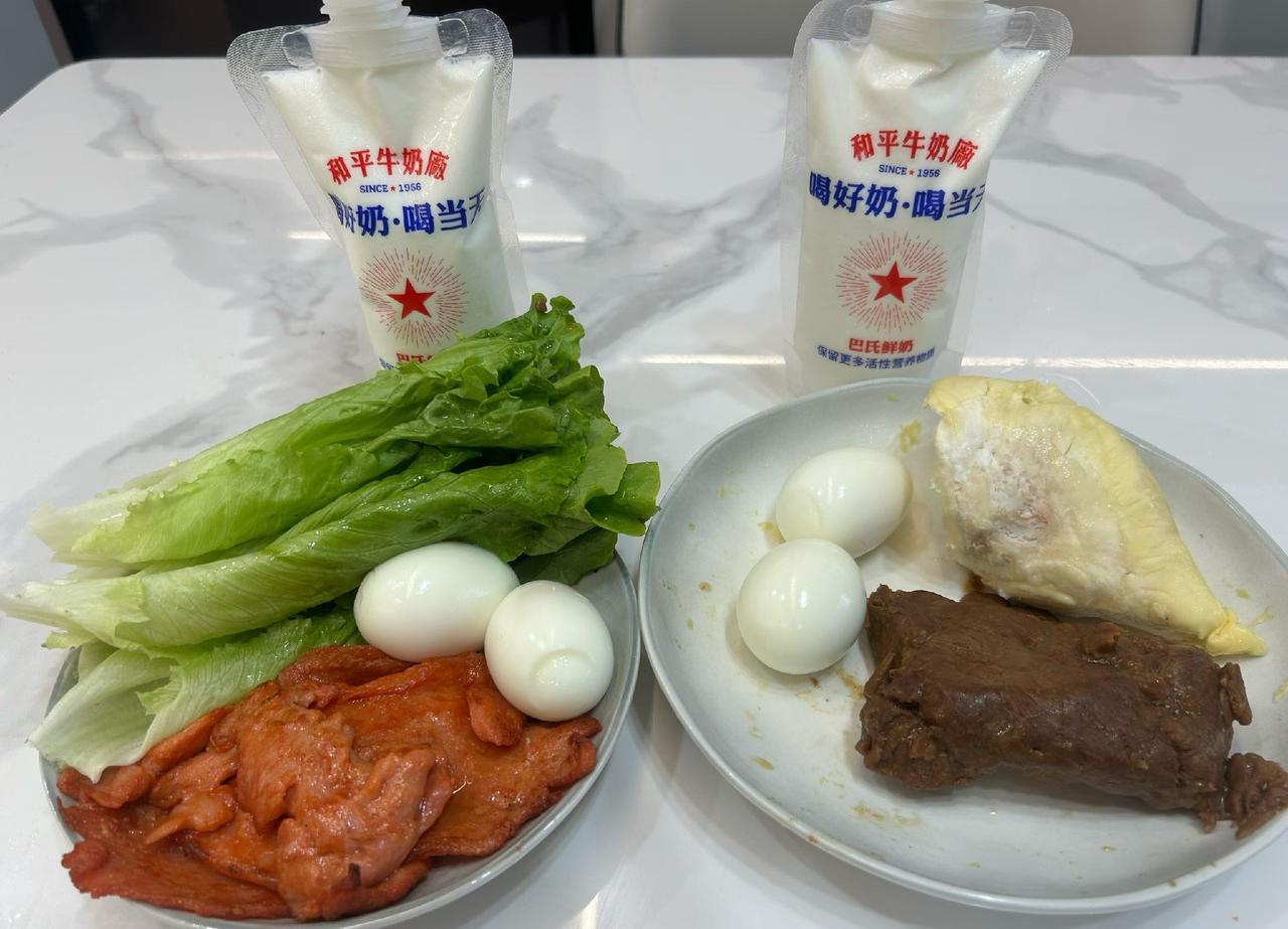 一顿丰富的早餐也是幸福，一句暖心的问候也是幸福。