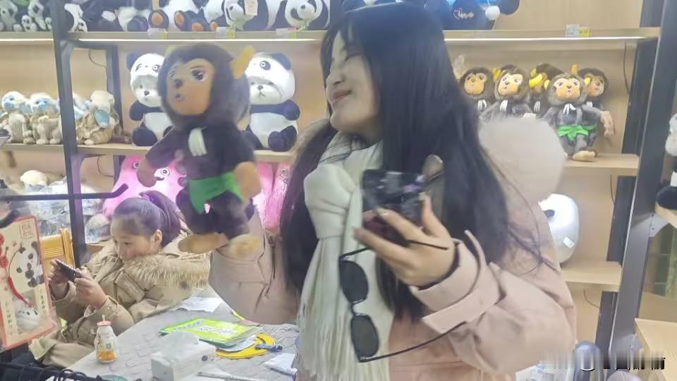 官门山揽胜

官门佳处韵流芳，巴楚遗风岁月长。
古木堂前寻旧俗，神农像下忆贤良。