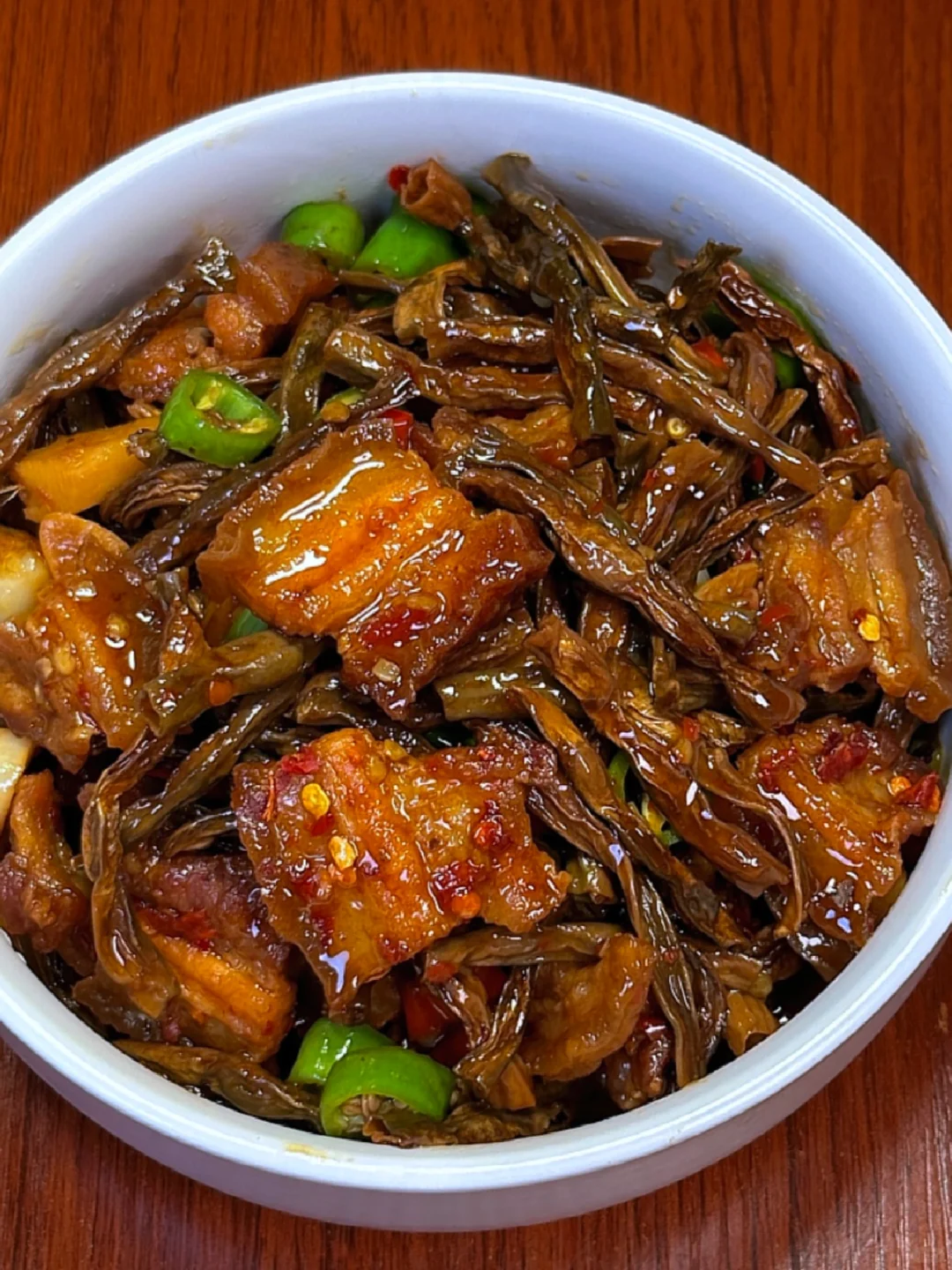 这个干豆角烧五花肉，真的太太太费米饭了🤣