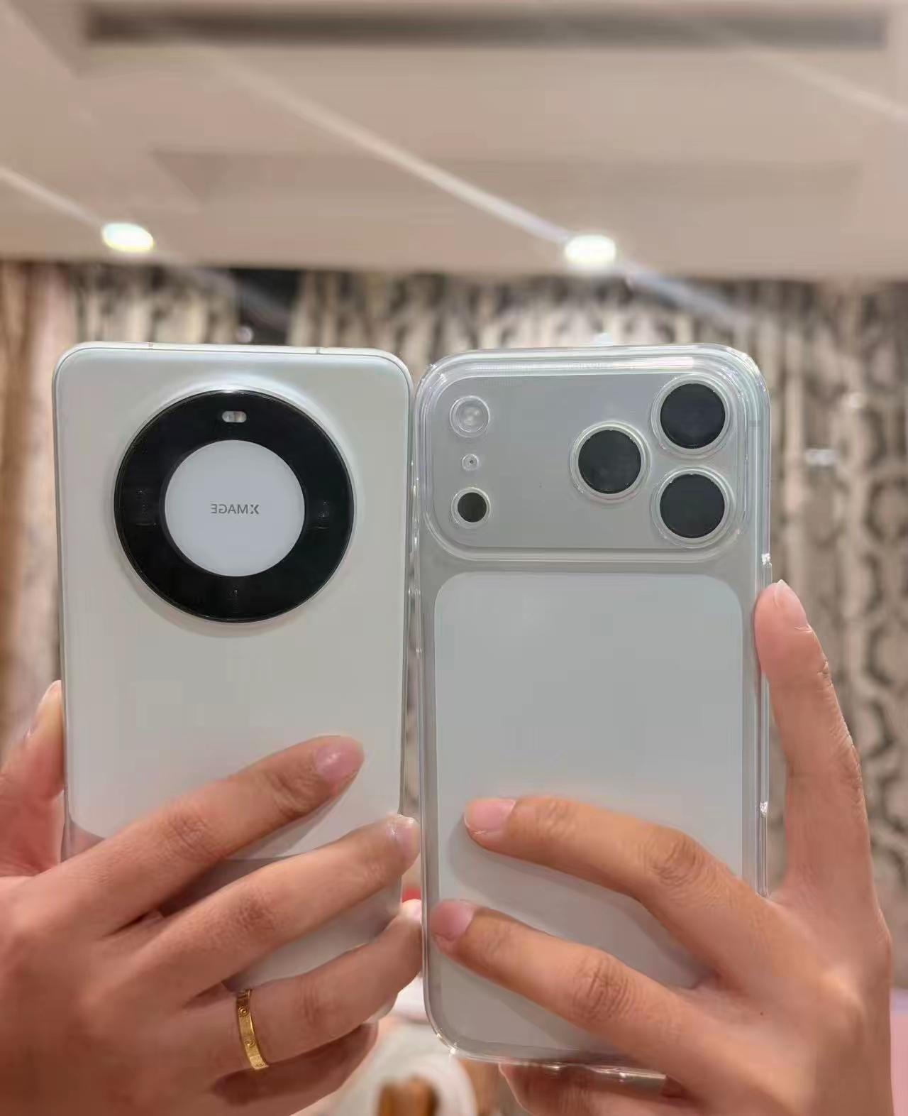 大家发现了吗？
华为新品发布，
用的是和苹果17发布会一个套路，但是有一点华为做