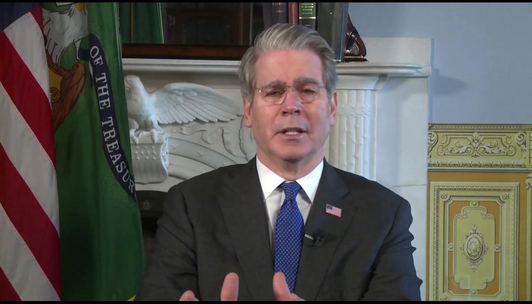 在2月11日美国财长贝森特在社交媒体发文写道：“中美关系已经达到了稳定但竞争的阶