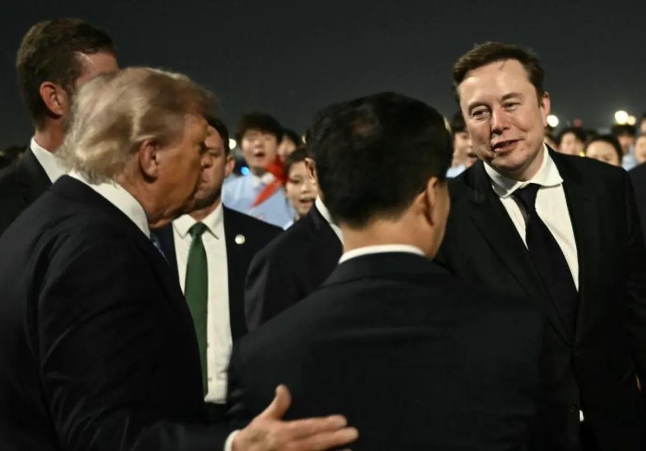 马斯克这次跟随特朗普访华，马斯克会不会和他妈妈在中国见一面呢，马斯克的妈妈长期定