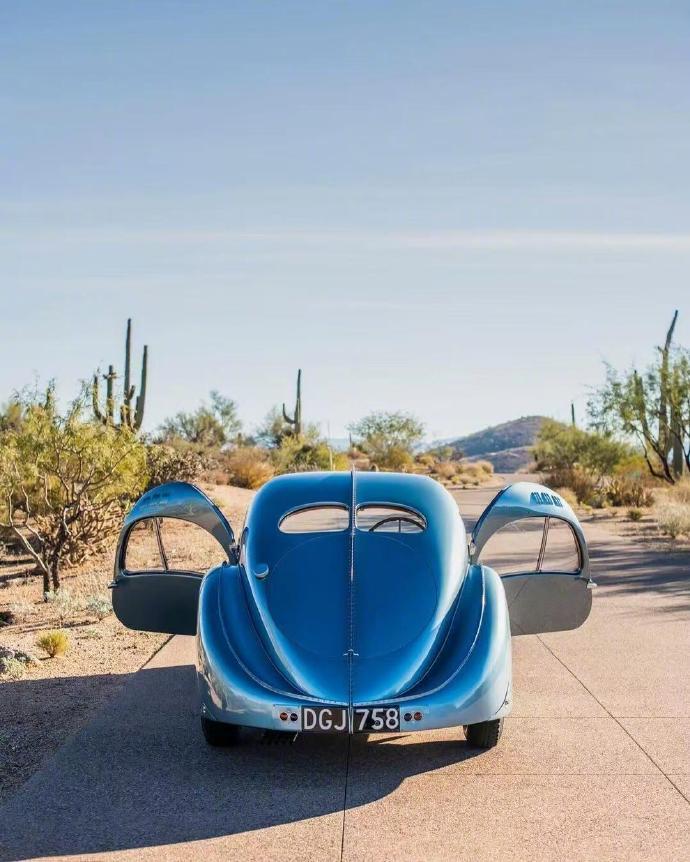 布加迪Type 57 SC与Chiron Super Sport双王炸登场！狂暴