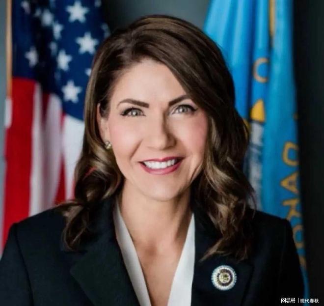 谁说美国没有贪污腐败？俺们就来看看美国国土安全部这位美女部长诺姆，是怎么花2.2