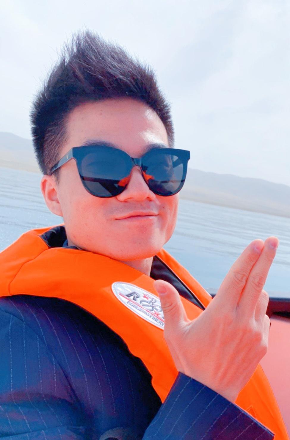 董宇辉说过：“路走得太多，疼的是脚，人想得太多，累的是心。人要学会放过自己，别整
