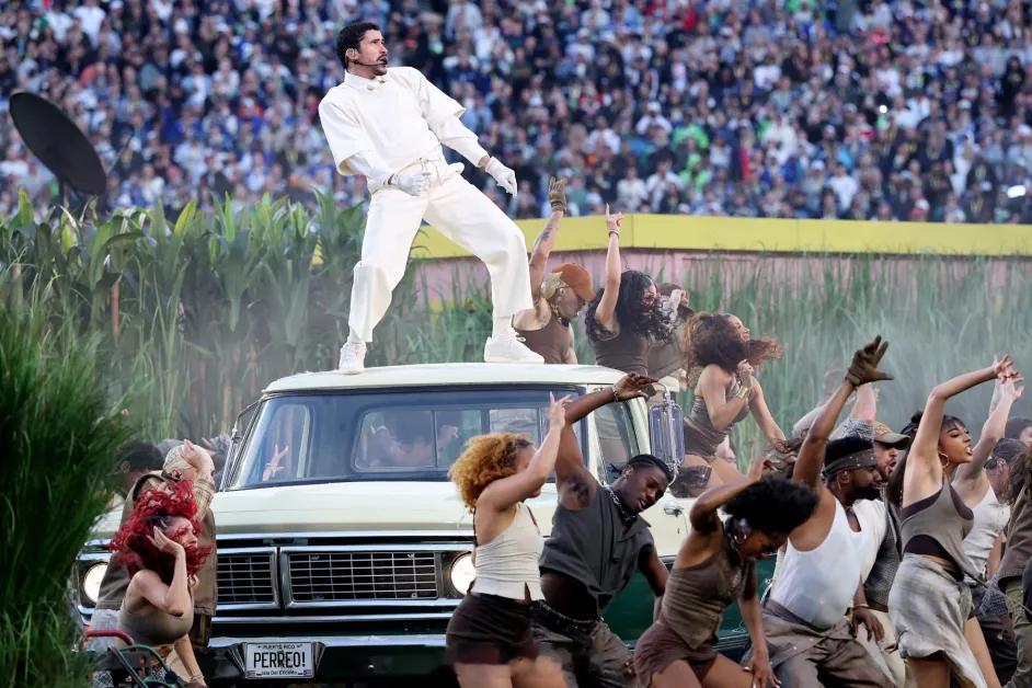 Bad Bunny 超级碗中场秀：名人观点“爱”与“恨” 2026 年 2 月 