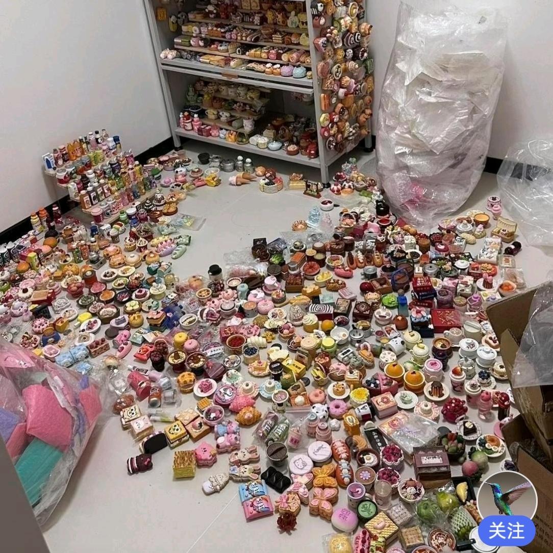 租客退房，一开门直接看懵了
 
房东收房开门，当场被眼前景象惊呆了。

地上、架
