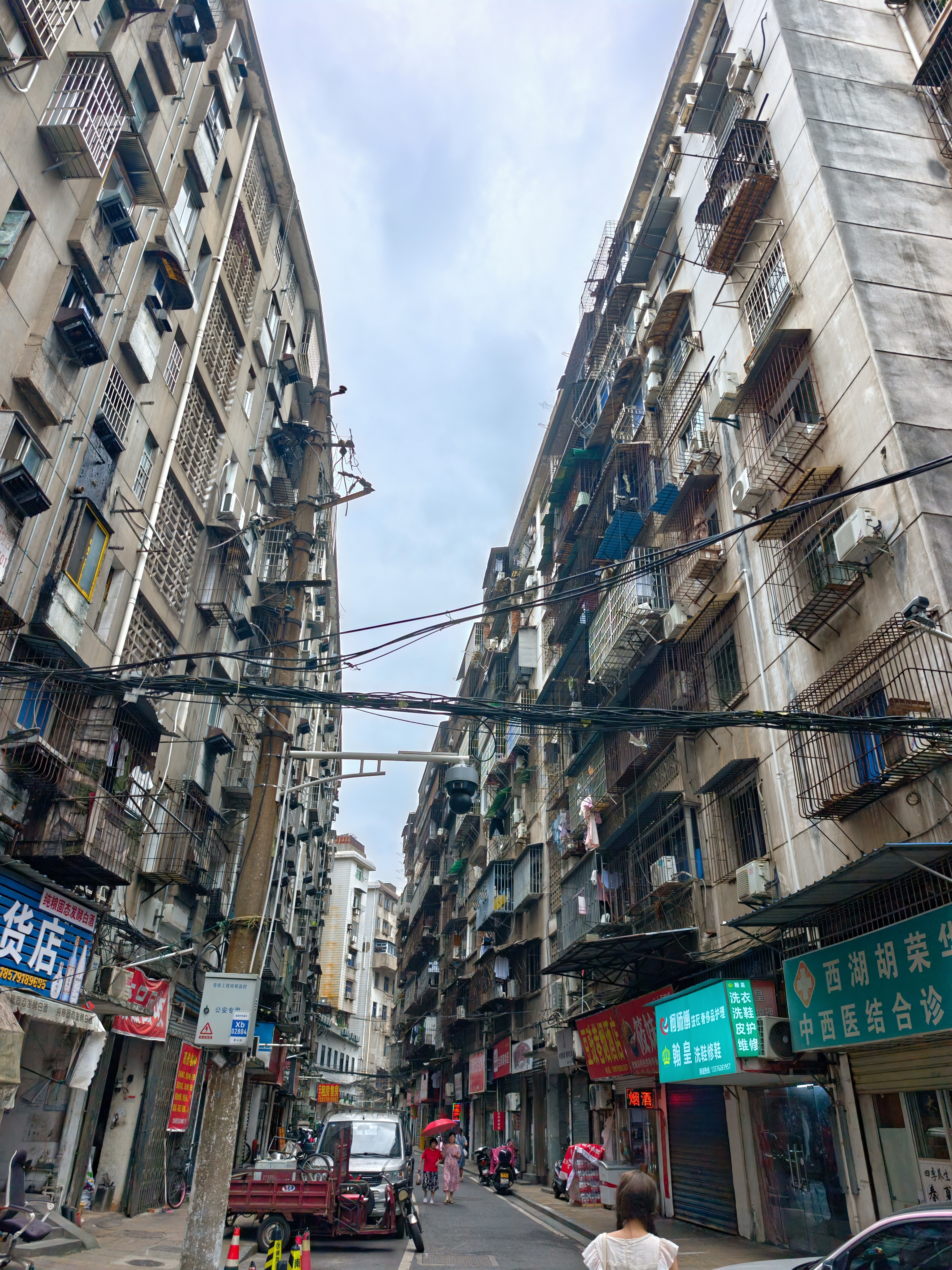 越是这种老城区，越有生活气息呀，以前也是住这种小区的8楼过的，没有电梯，全靠楼梯