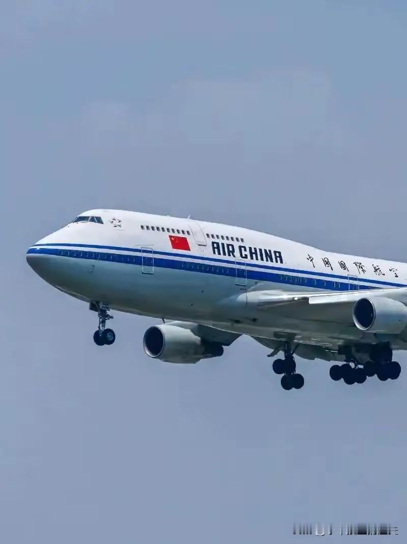 就在刚刚，
​中国三大航空公司突然宣布，
​1月26日下午，中国国航、东航、南航