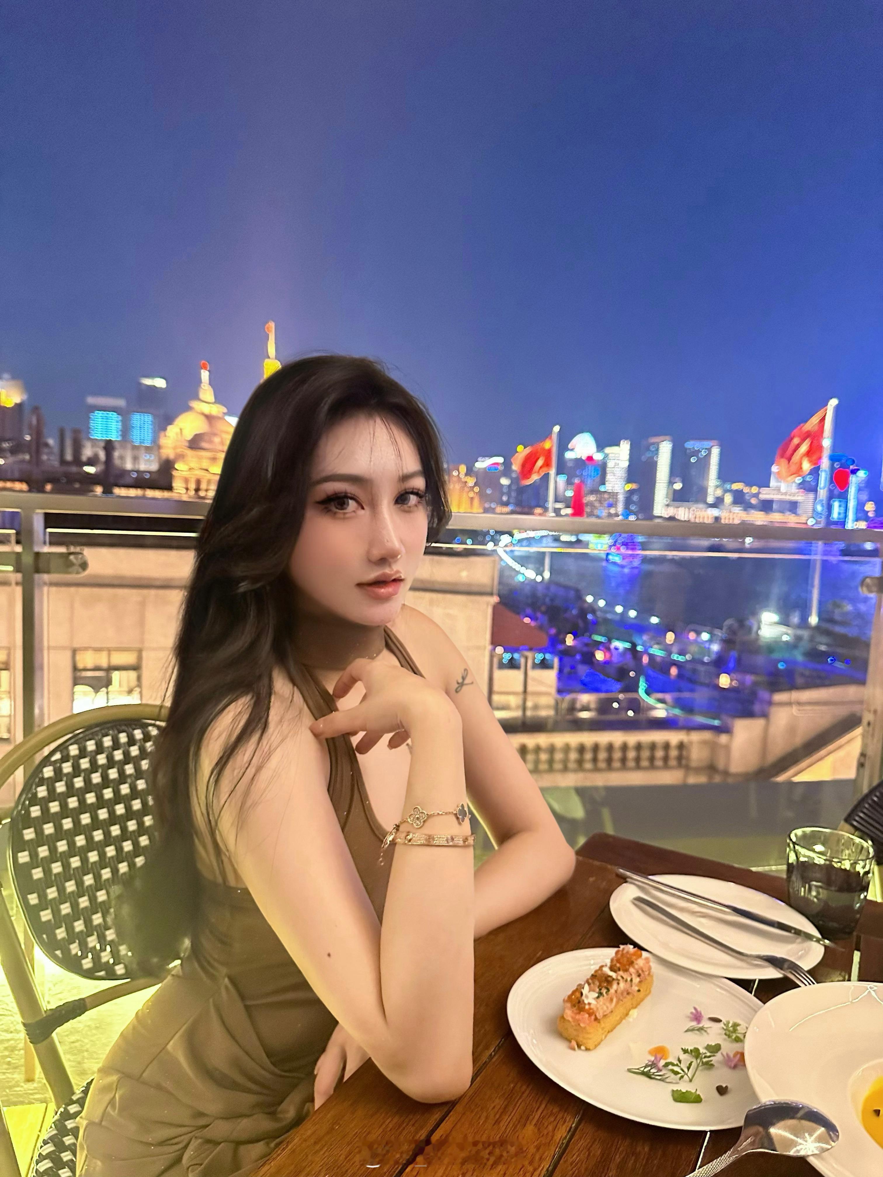 吃个漂亮饭  ​​​