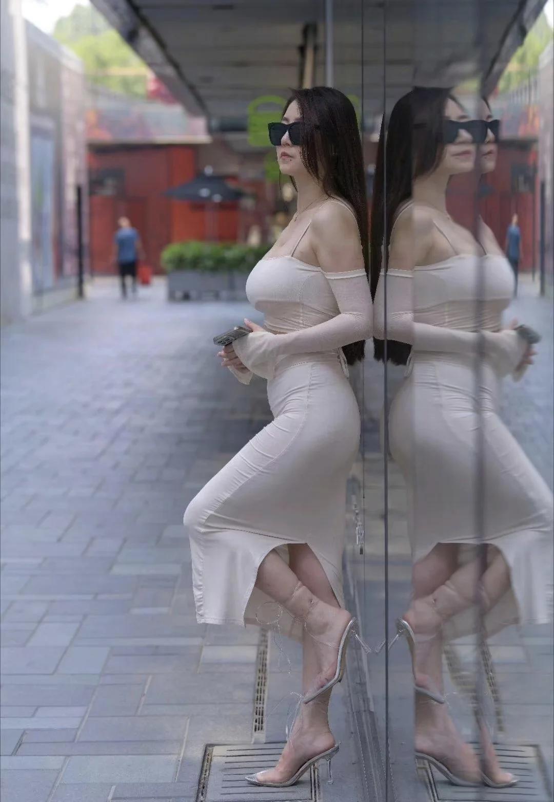 女人生活中的小秘密： 1、她们对自己的生理需求往往都是口是心非.隐隐约约 2、女