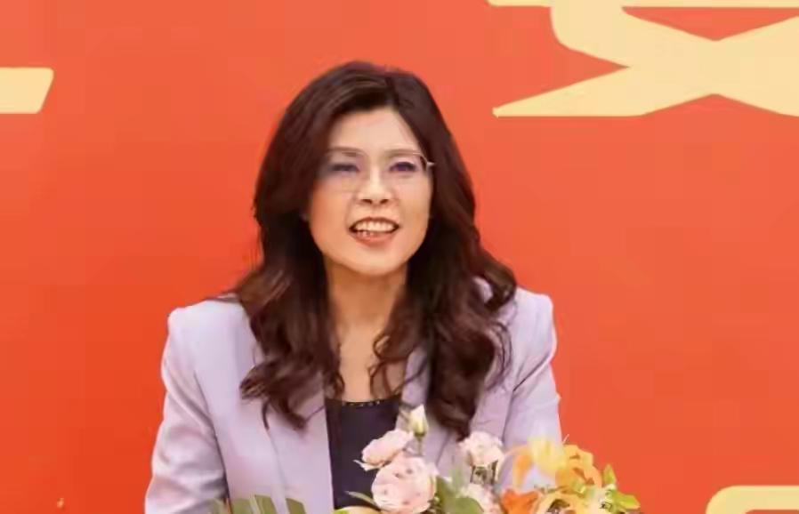 郑丽文，祖国是你最大的底气！

郑丽文最近又谈起她走访大陆的感受，一句话说得特别